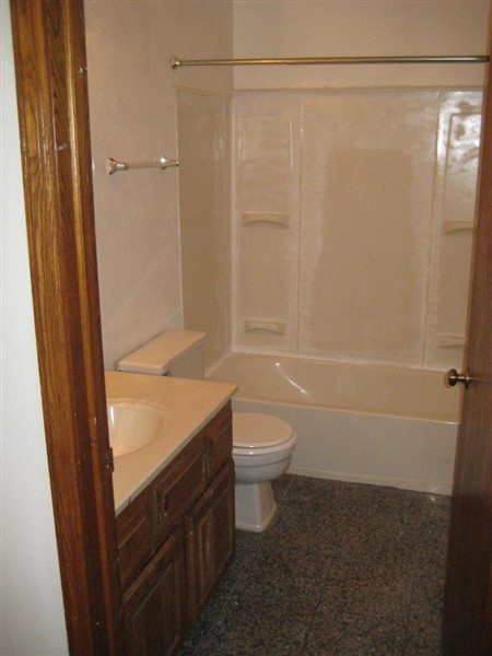 bathroom, Sharma Homes,Townhome Rental,Madison,WI